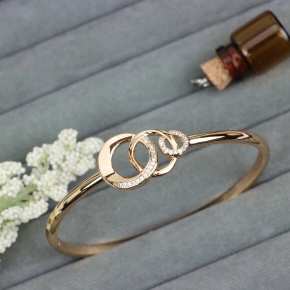 Elegant Triple Circle Rose Gold Bangle with Sparkling Stones, XPBL0493 - Picture 10 of 12